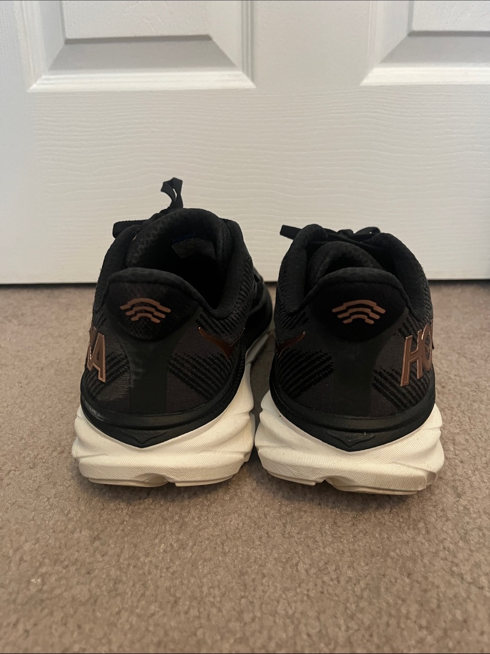 Hoka Clifton 9 Black Running Shoes with Rose Gold Logo Accents - Picture 2 of 6